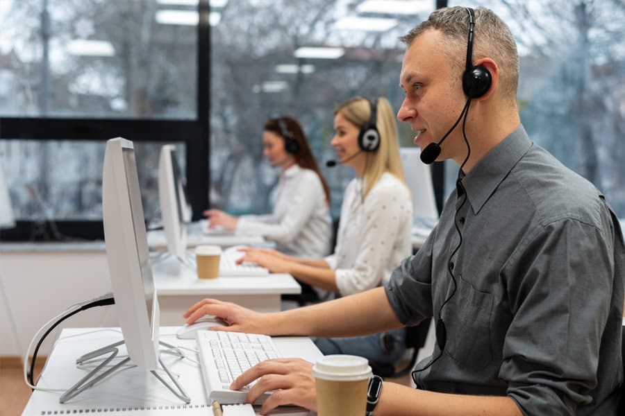 W Olza Logistic możesz skorzystać z usługi call-center dla swojego e-sklepu w wielu językach.