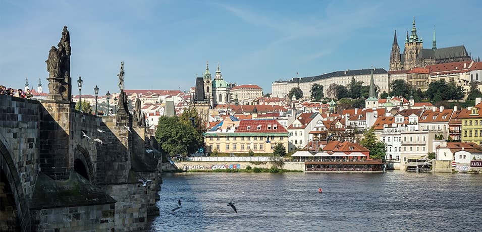 Dlaczego warto wysyłać paczki do Czech? Czeski rynek e commerce i sprzedaż cross-border